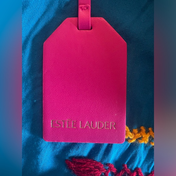 Large Estée Lauder cosmetic bag. Measures apx 9 x 6“. Excellent condition. - Picture 5 of 5